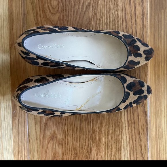 Calvin Klein Leopard Pumps - Picture 2 of 6
